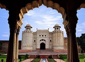 Places To Visit In Lahore With Family And Friends Lahore Fort